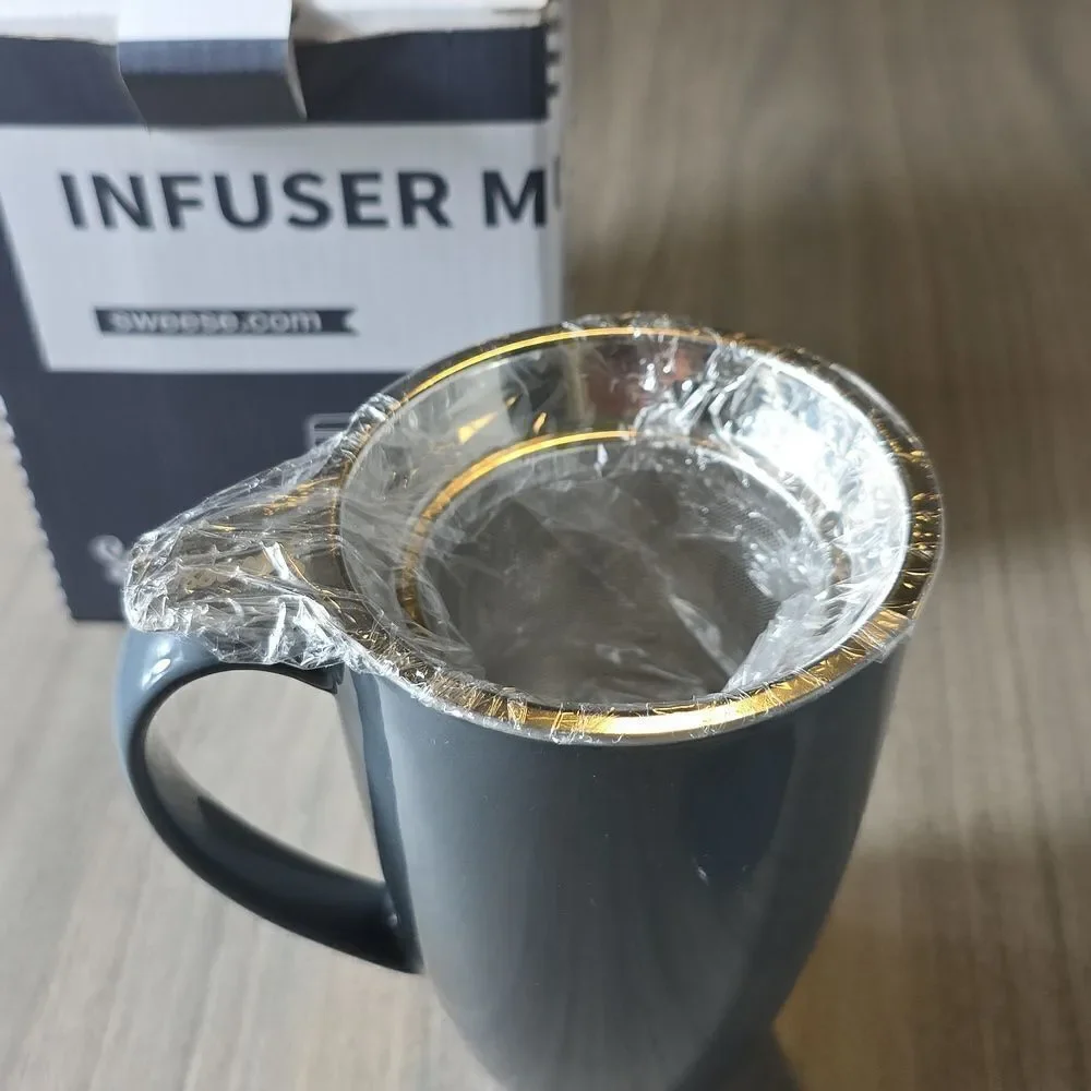 Navy Porcelain Mug with Infuser and Lid